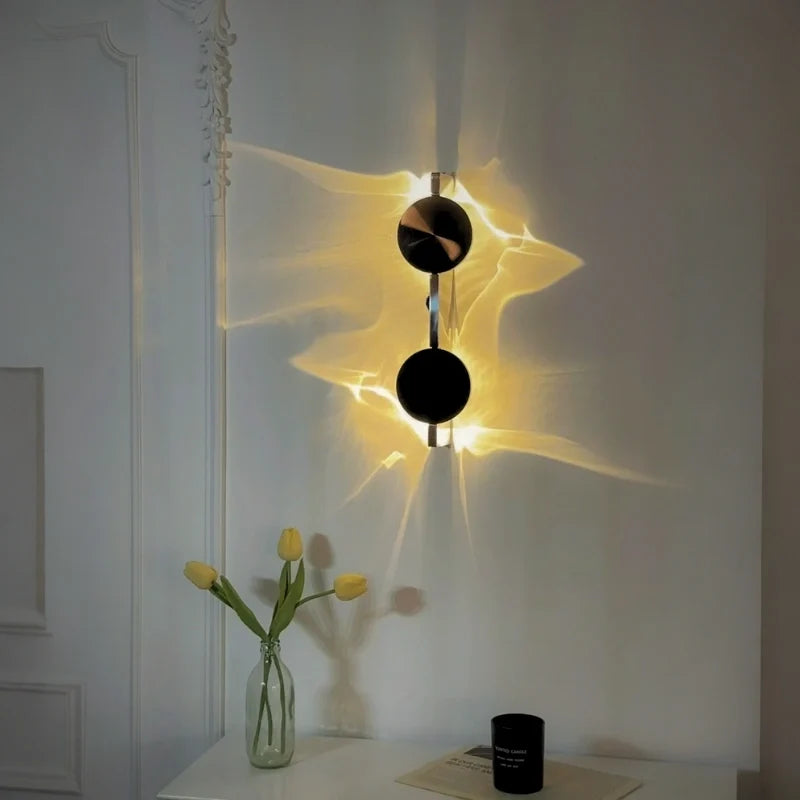 Auralis Moderne Wellen-Wandleuchte aus Aluminium und Edelstahl