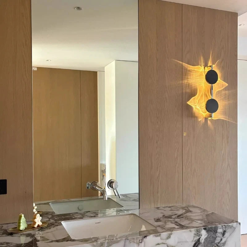 Auralis Moderne Wellen-Wandleuchte aus Aluminium und Edelstahl
