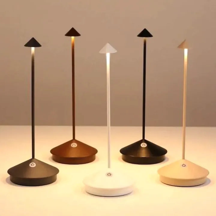 Moderne LED-Tischlampe – Zeitlos & Energiesparend