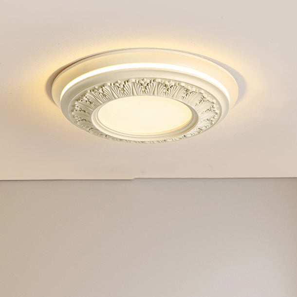 Französische Harz-Deckenleuchte geschnitzt-Aster Selection