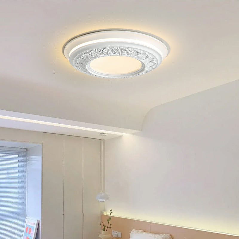 Französische Harz-Deckenleuchte geschnitzt-Aster Selection