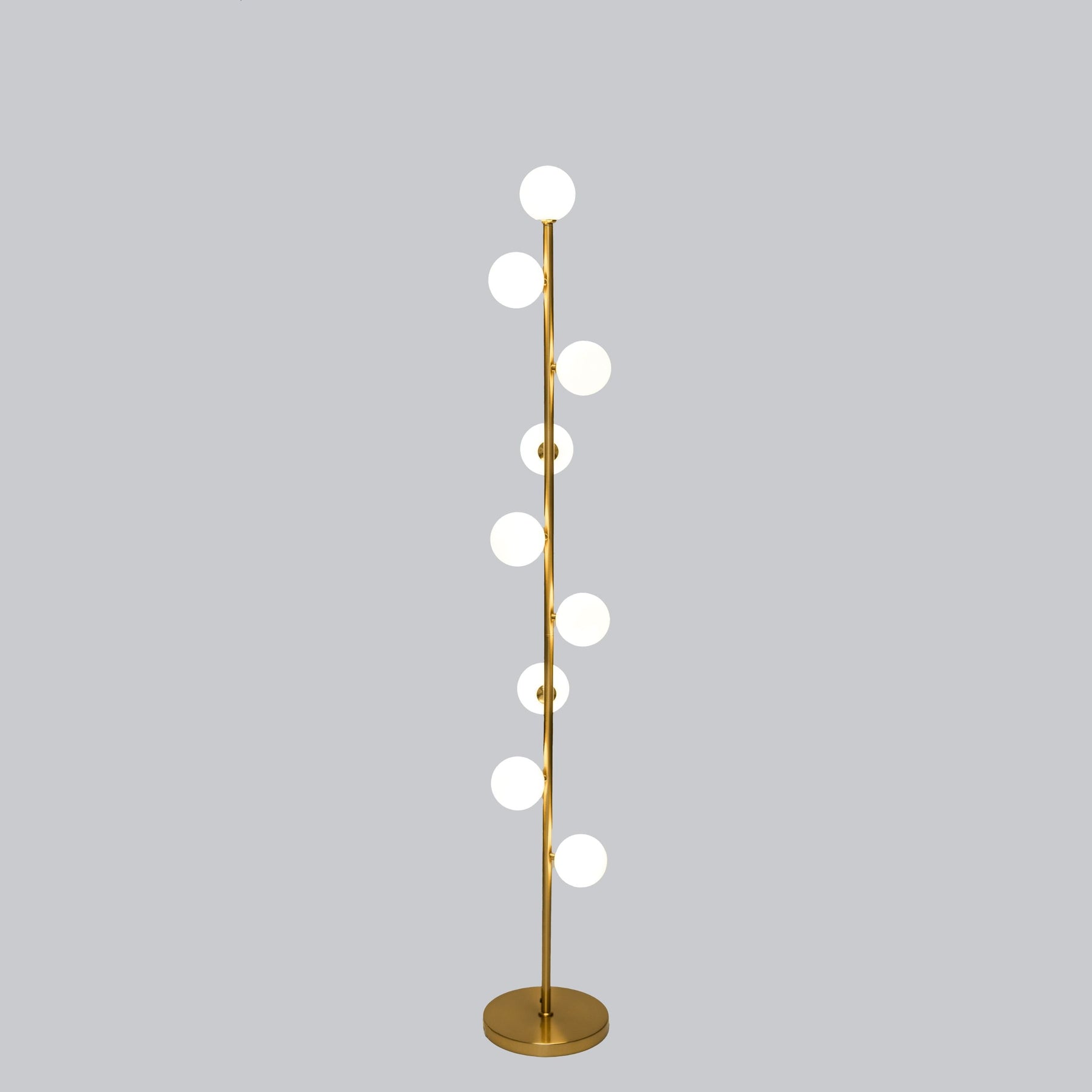Nordische Stehlampe – Zeitlos & Elegant