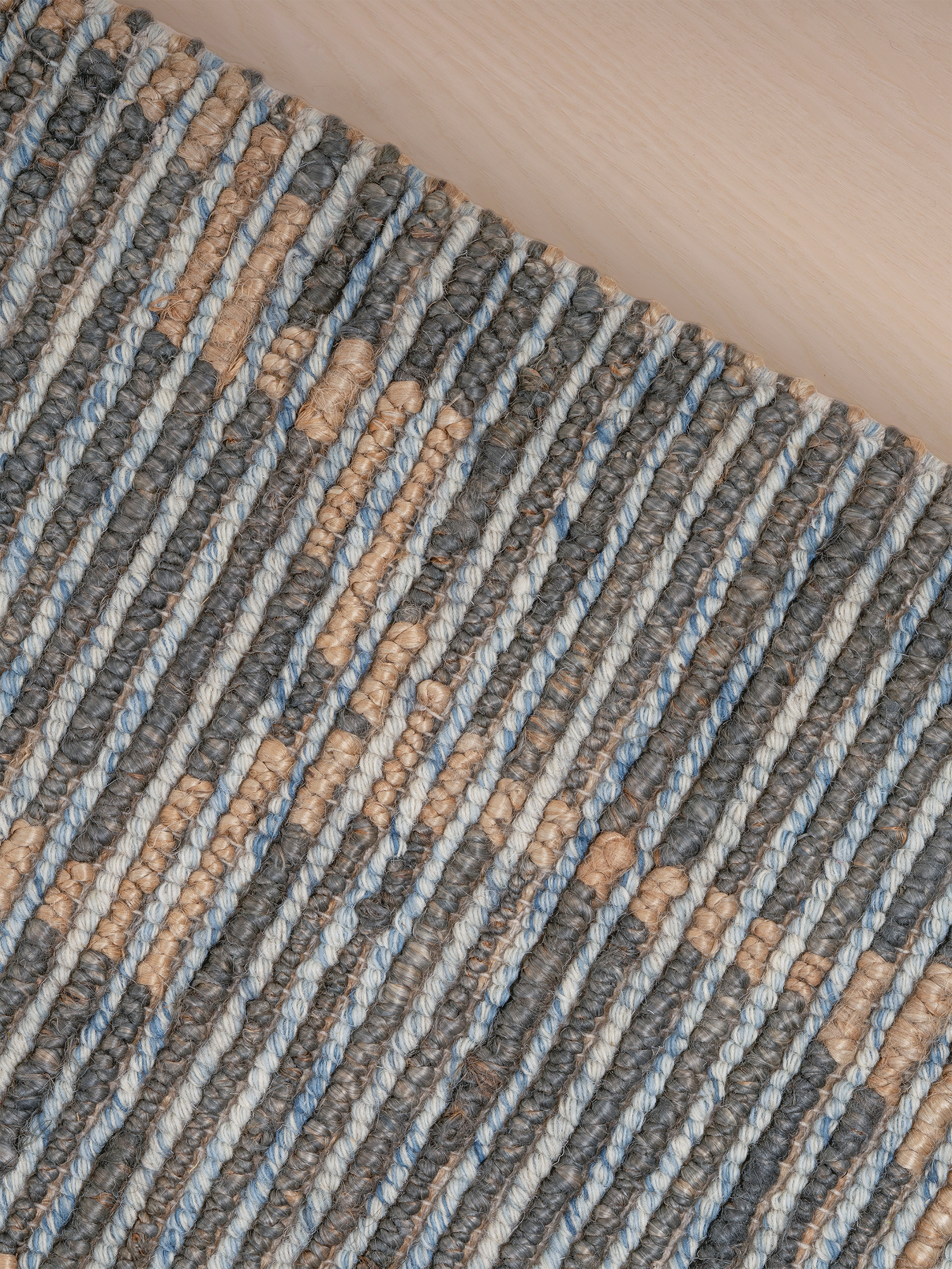 Teppich Wohnzimmer 200x300 in Blau aus Wolle Jute Baumwolle mit geometrischem Muster als moderner handgewebter Naturteppich