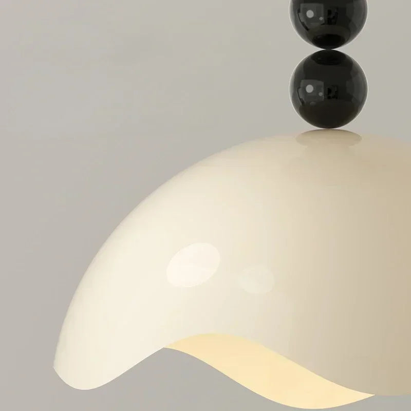 Designer-Hängelampe mit Lichtkugeln