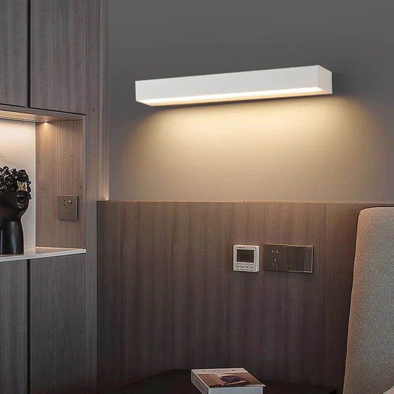 Schlanke LED Fassadenleuchte