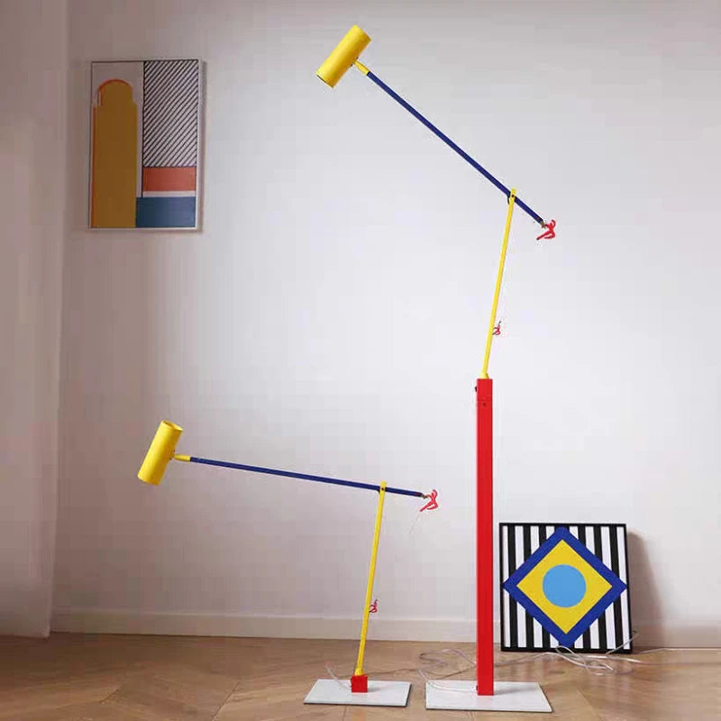 Verstellbare nordische Bogenstehlampe