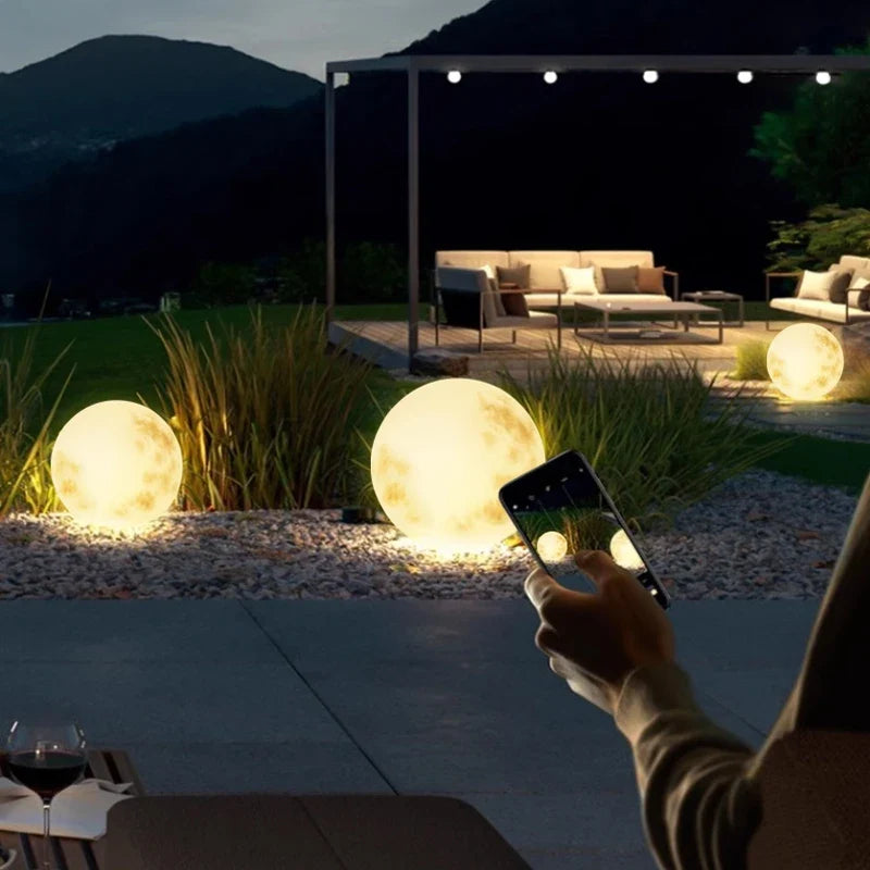 Solar Gartenleuchte im Mondlicht-Design