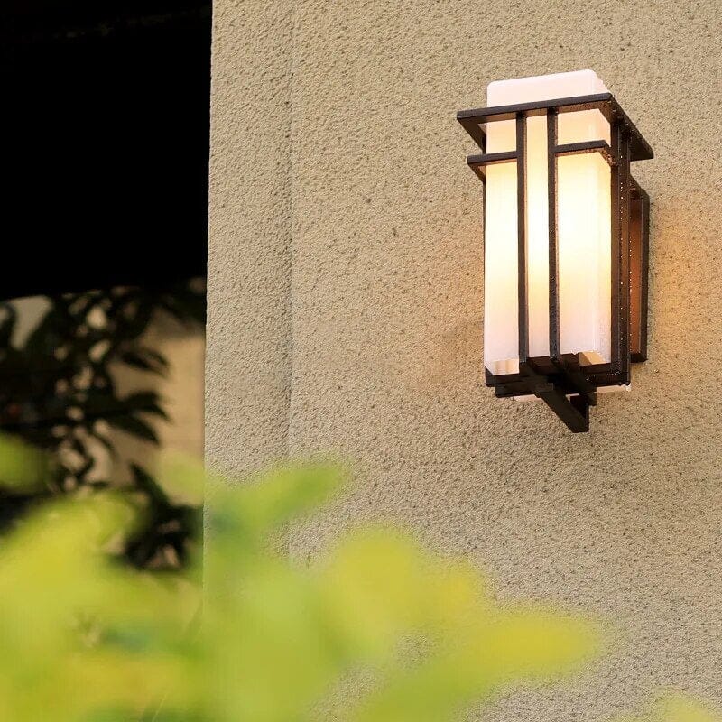 Elegante Außenwandleuchte mit Lichtspiel