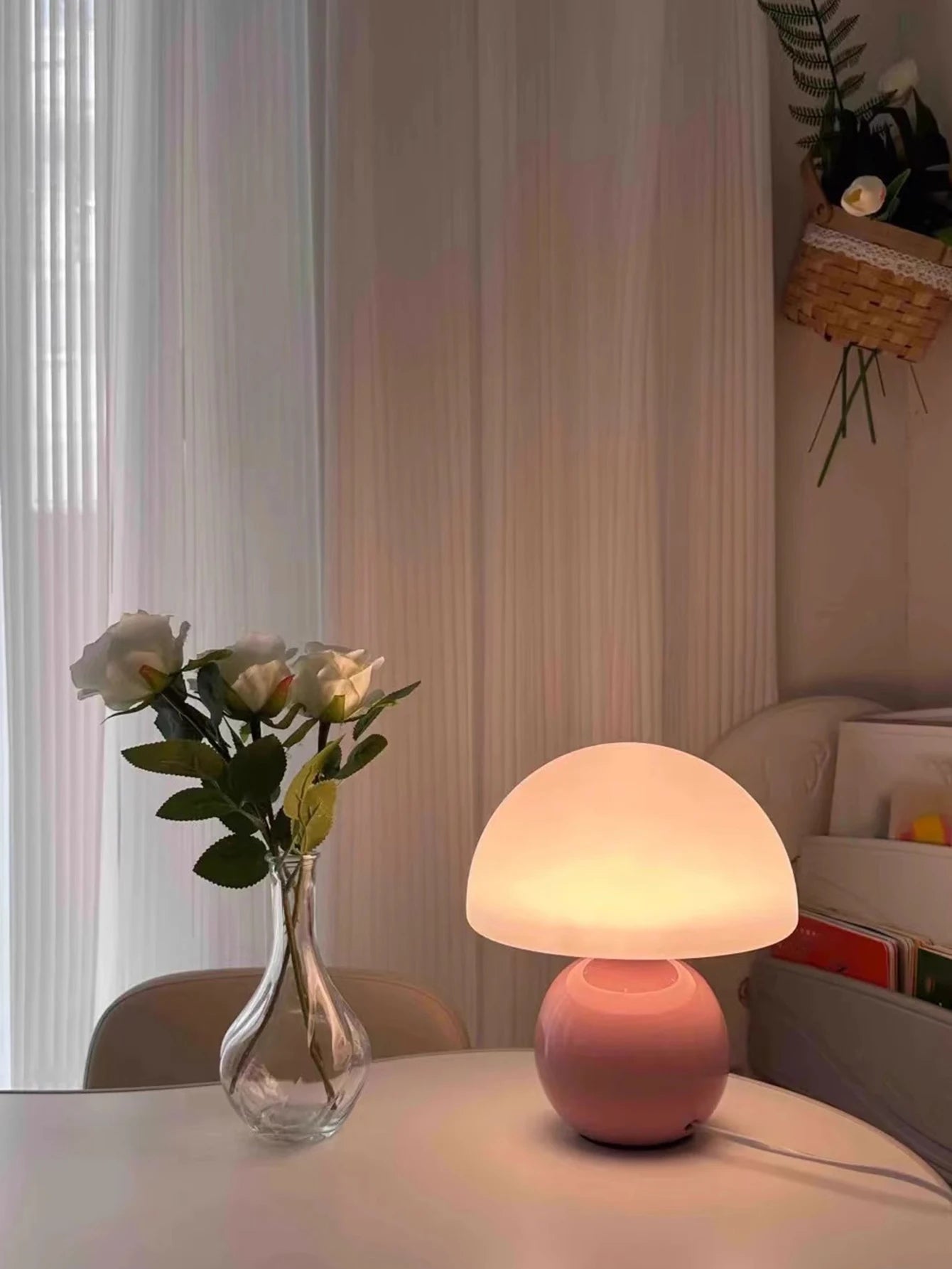 Moderne, per USB aufladbare Tischlampe