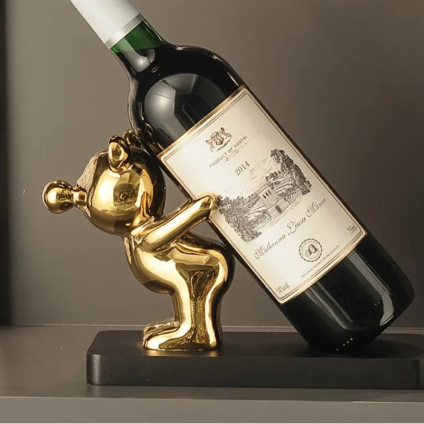 Weinflaschenhalter aus Keramikfigur
