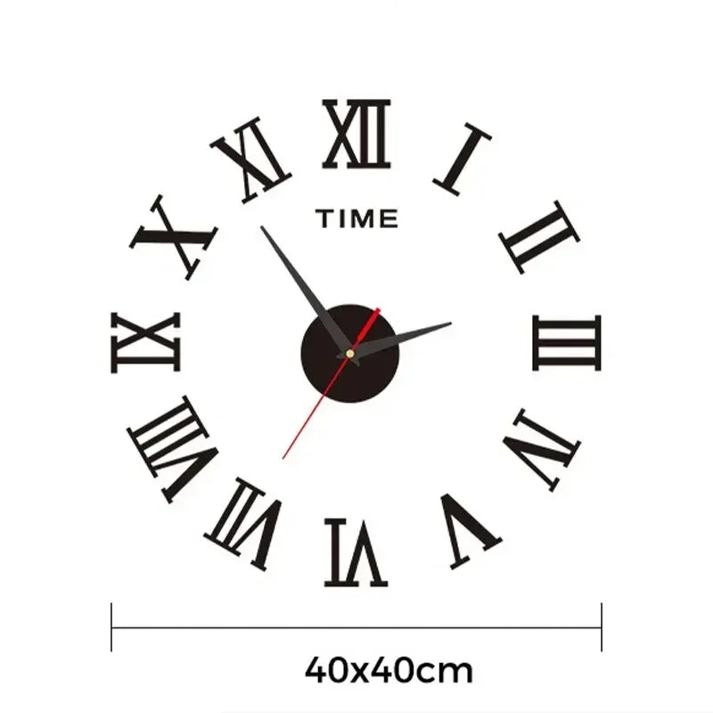 Wanduhr mit römischen Ziffern und Spiegel