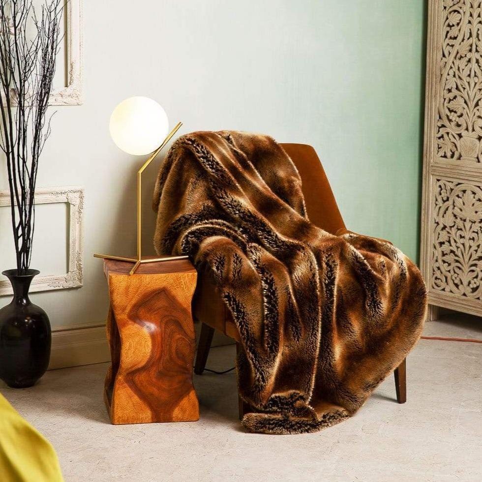 Soft frost fox blanket made of faux fur