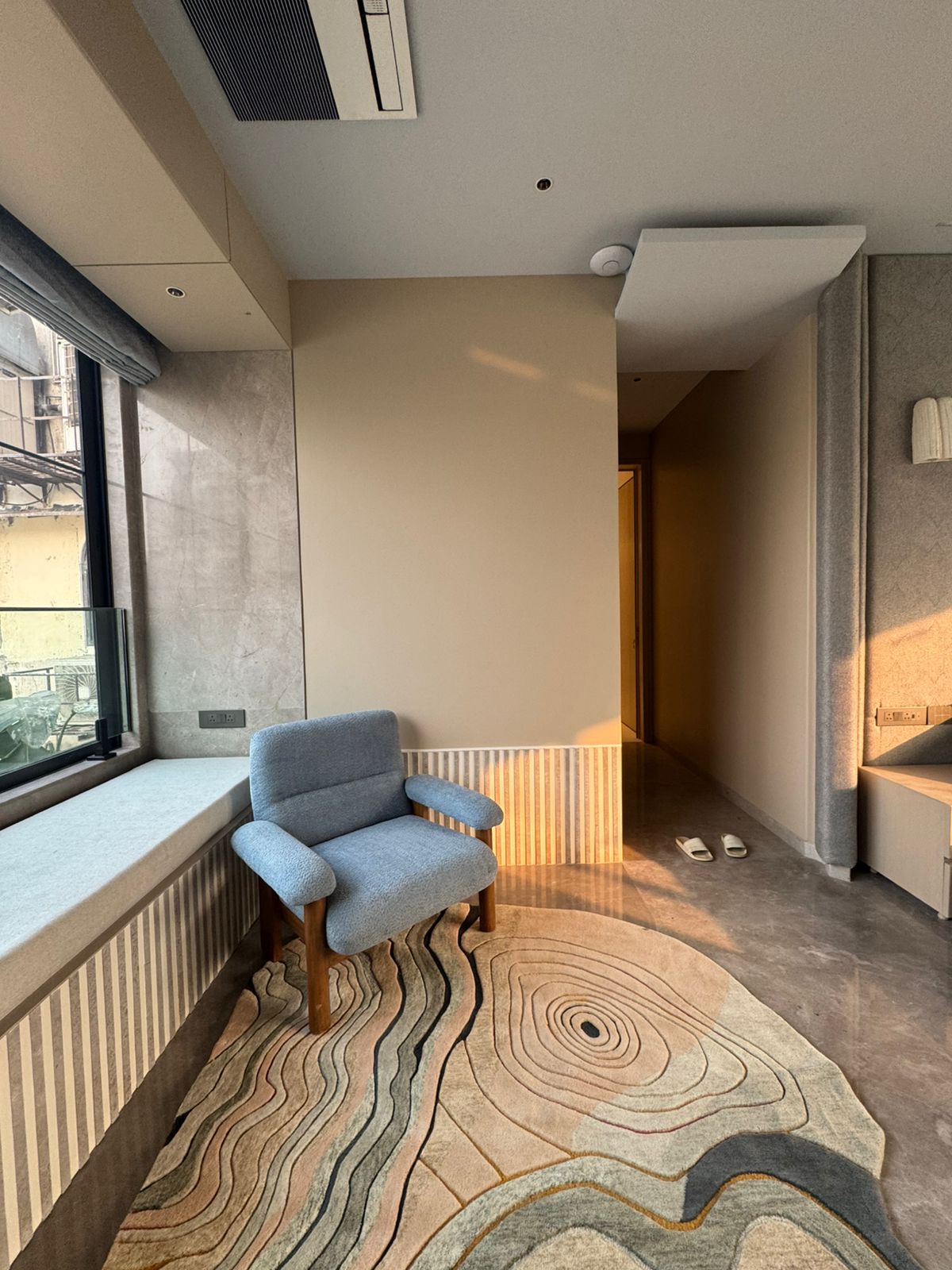 Teppich Wohnzimmer 200x300 aus Wolle in Beige, moderner flauschiger Hochflorteppich für stilvolle Wohnräume