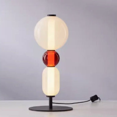 Designer-Stehlampe mit Farbdetails