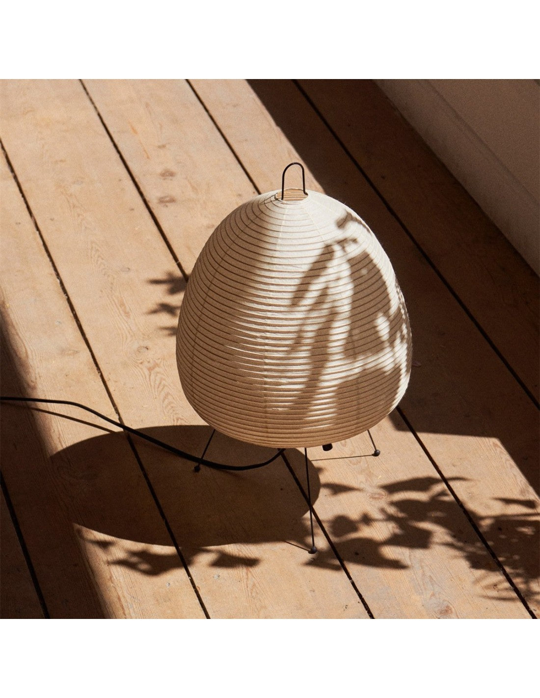 Japanische Stehlampe aus Papierskulptur