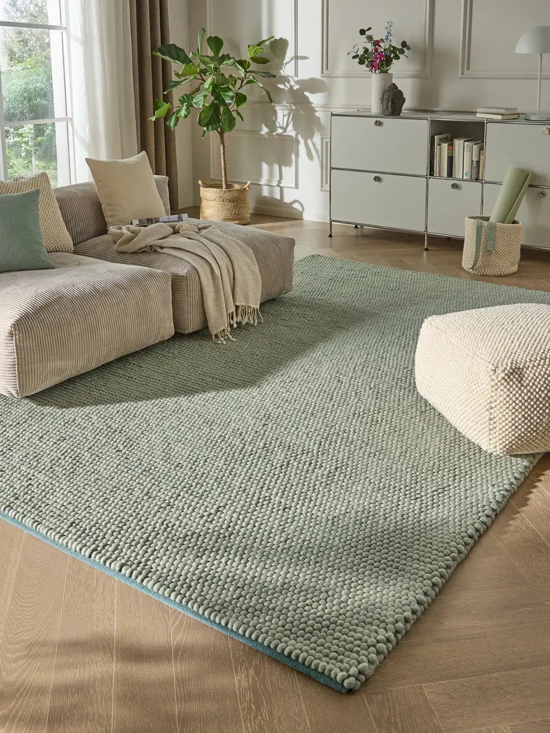 Flauschiger Teppich Wohnzimmer 200x300 aus Wolle in Beige, moderner Hochflorteppich für stilvolle Wohnräume