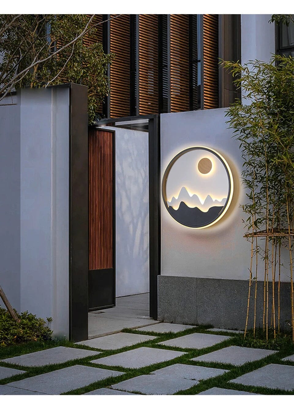 Dimmable LED wall light for outdoor use