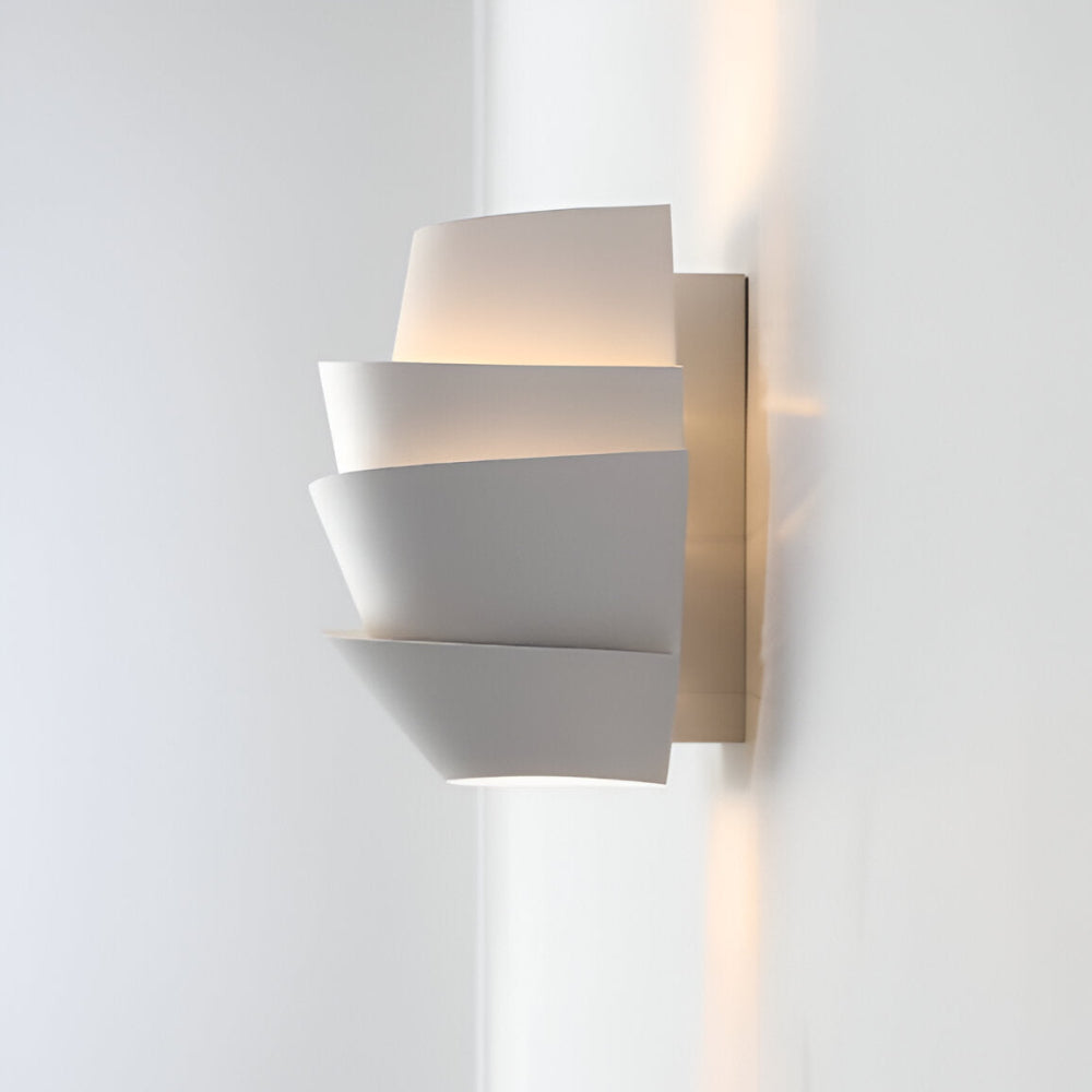 Wesmira Skulptural Eisen Wandleuchte