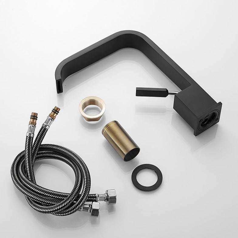 Elegant bathroom faucet with curved spout – a timeless highlight for the bathroom