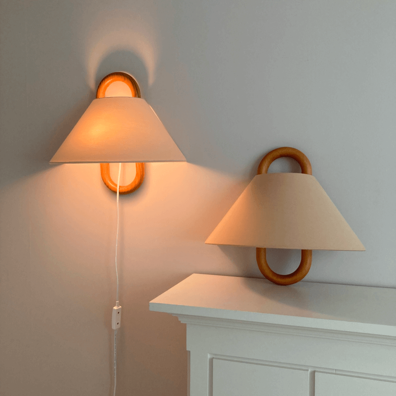 Moderne plissierte Wandleuchte