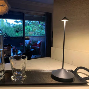 Lampe de table LED sans fil minimaliste