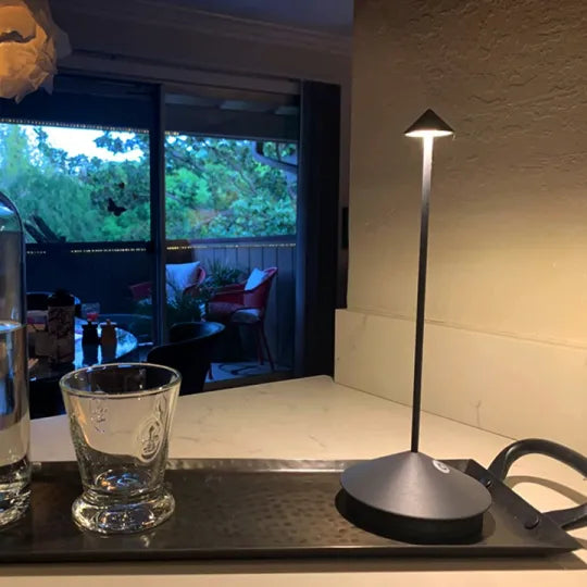 Lampe de table LED sans fil minimaliste