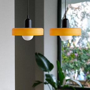 Bauhaus Hängeleuchte aus Buntglas