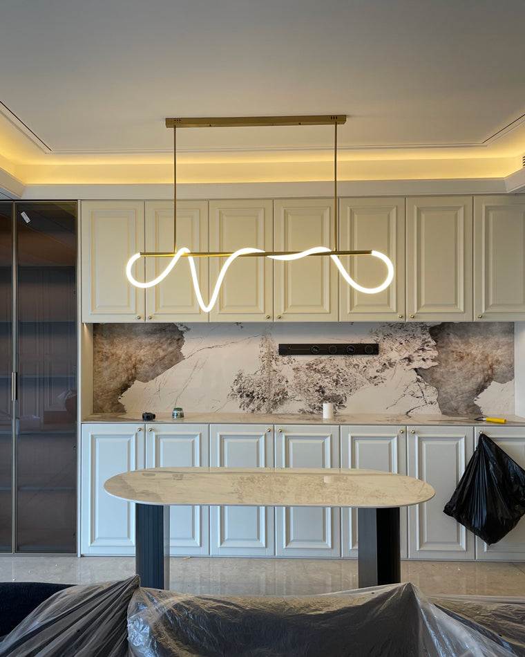 Moderne LED-Pendelleuchte mit Seilmuster