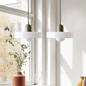 Bauhaus Hängeleuchte aus Buntglas