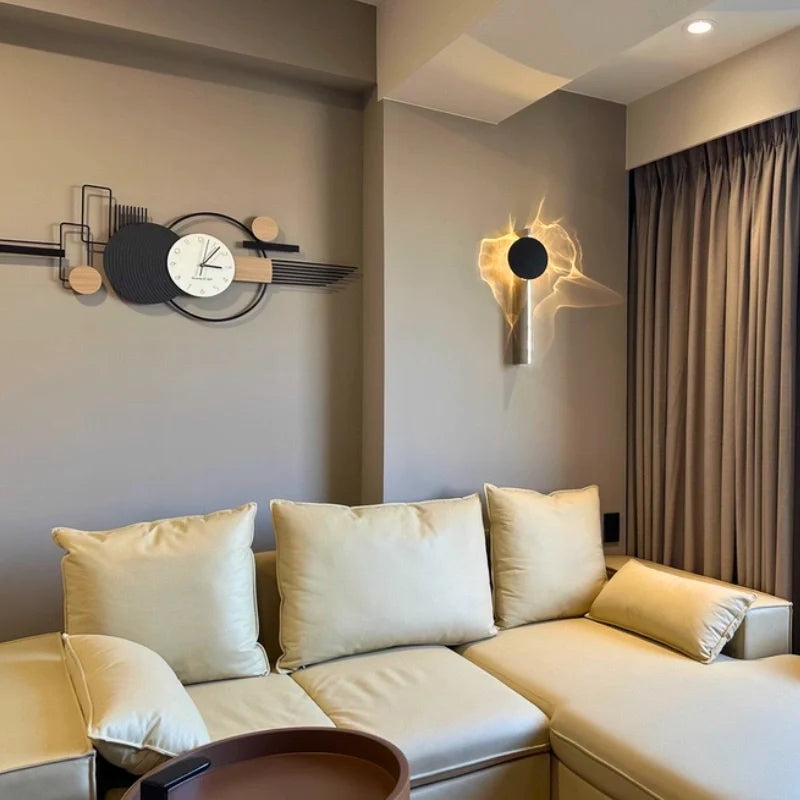 Auralis Moderne Wellen-Wandleuchte aus Aluminium und Edelstahl