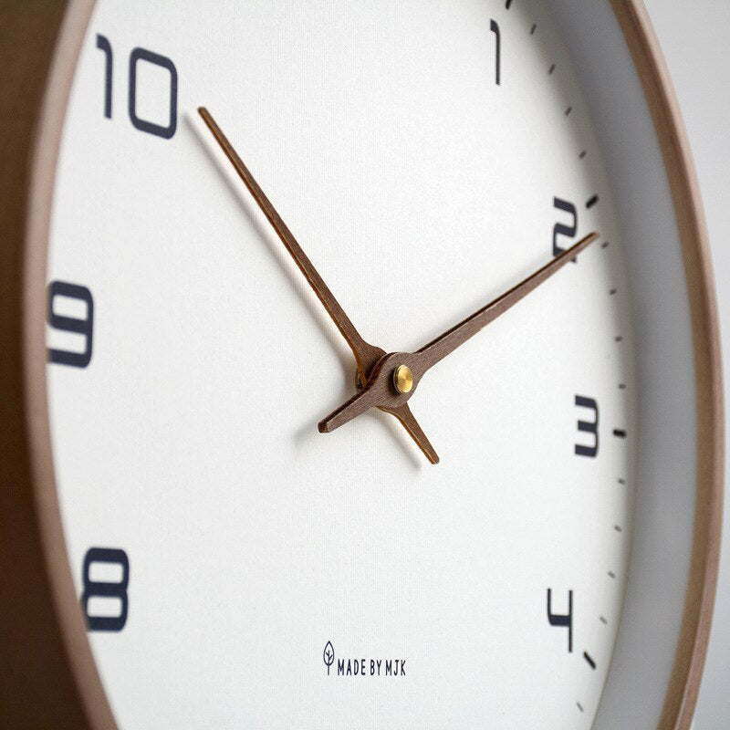 Stilvolle skandinavische Holz-Wanduhr-Aster Selection