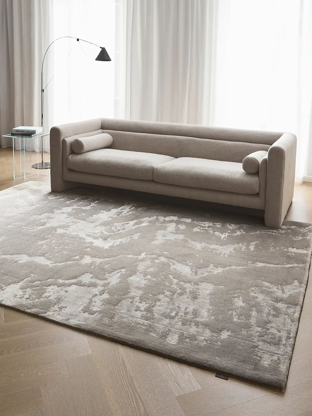 Grauer Viskose Teppich modern elegant Wohnzimmer Teppich mit Glanz