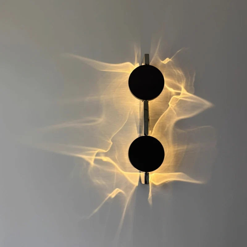 Auralis Moderne Wellen-Wandleuchte aus Aluminium und Edelstahl