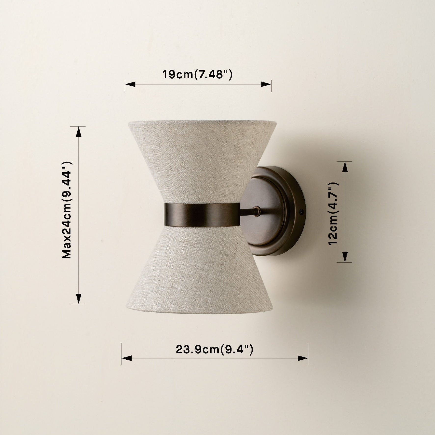 Wandleuchte aus Bronze und Leinen