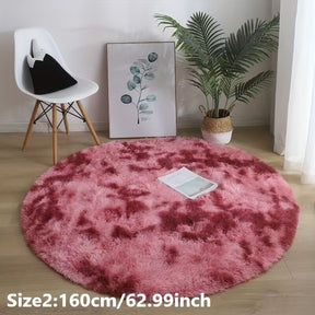 Tapis rond luxueux en peluche.