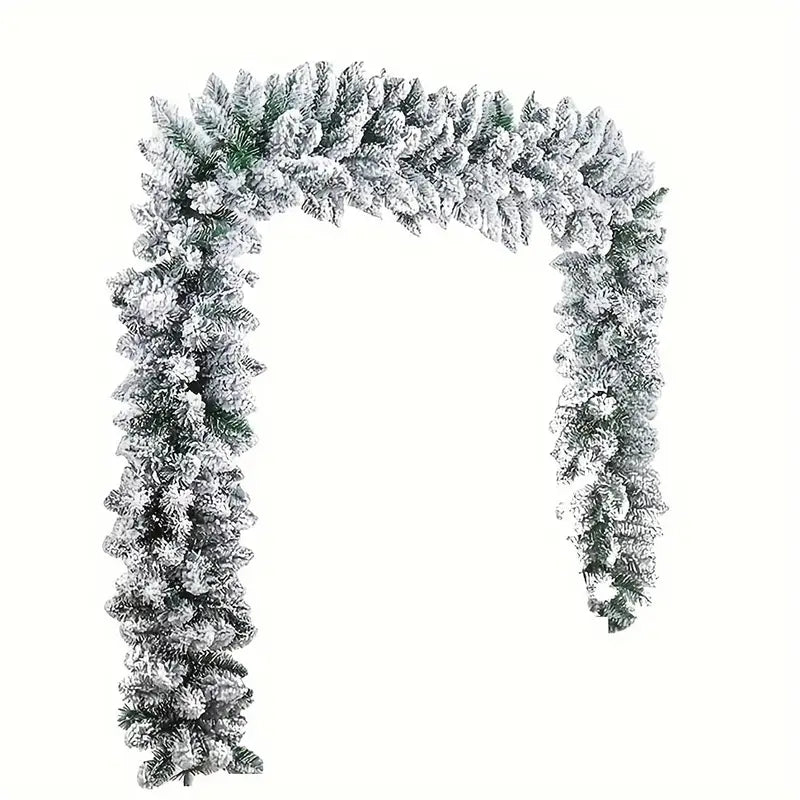 Schneeüberzogene Weihnachtsgirlande für Weihnachten & Winterdeko