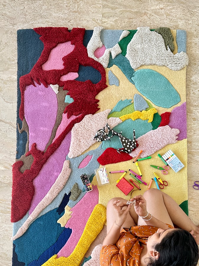 Großer Wollteppich für Wohnzimmer und Schlafzimmer in modernem Design
