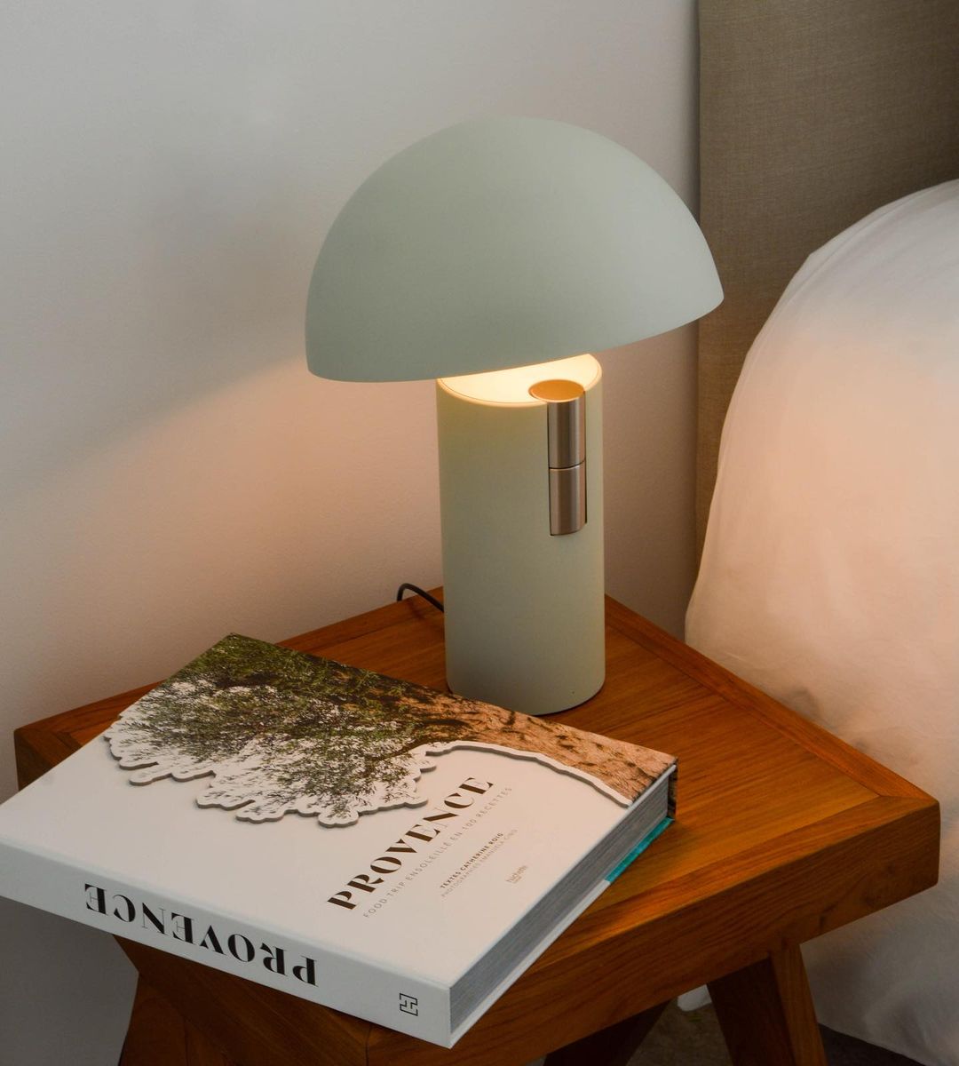 Lampe de table moderne pour une lumière agréable