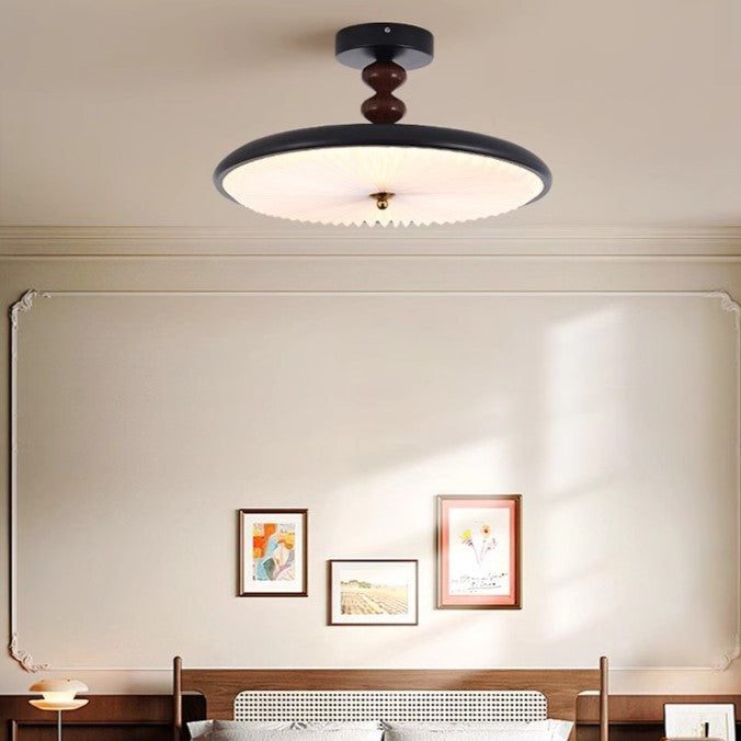 Halbeinbau-Deckenlampe mit Falten- und Perlenoptik