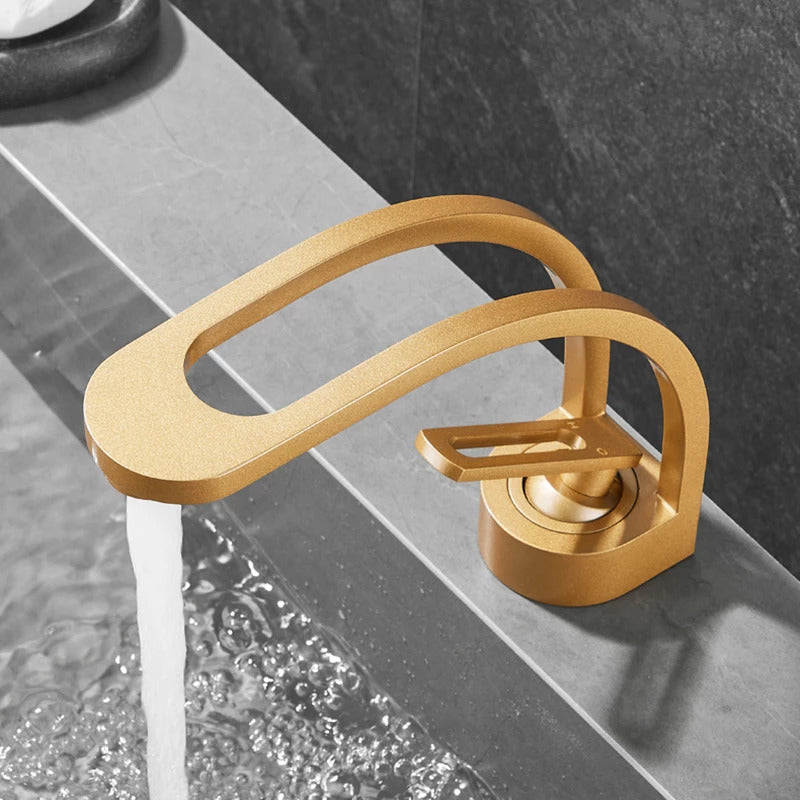 Gebogene Premium-Armatur fürs Bad – Innovatives Dual-Channel-System & edles Design-Aster Selection