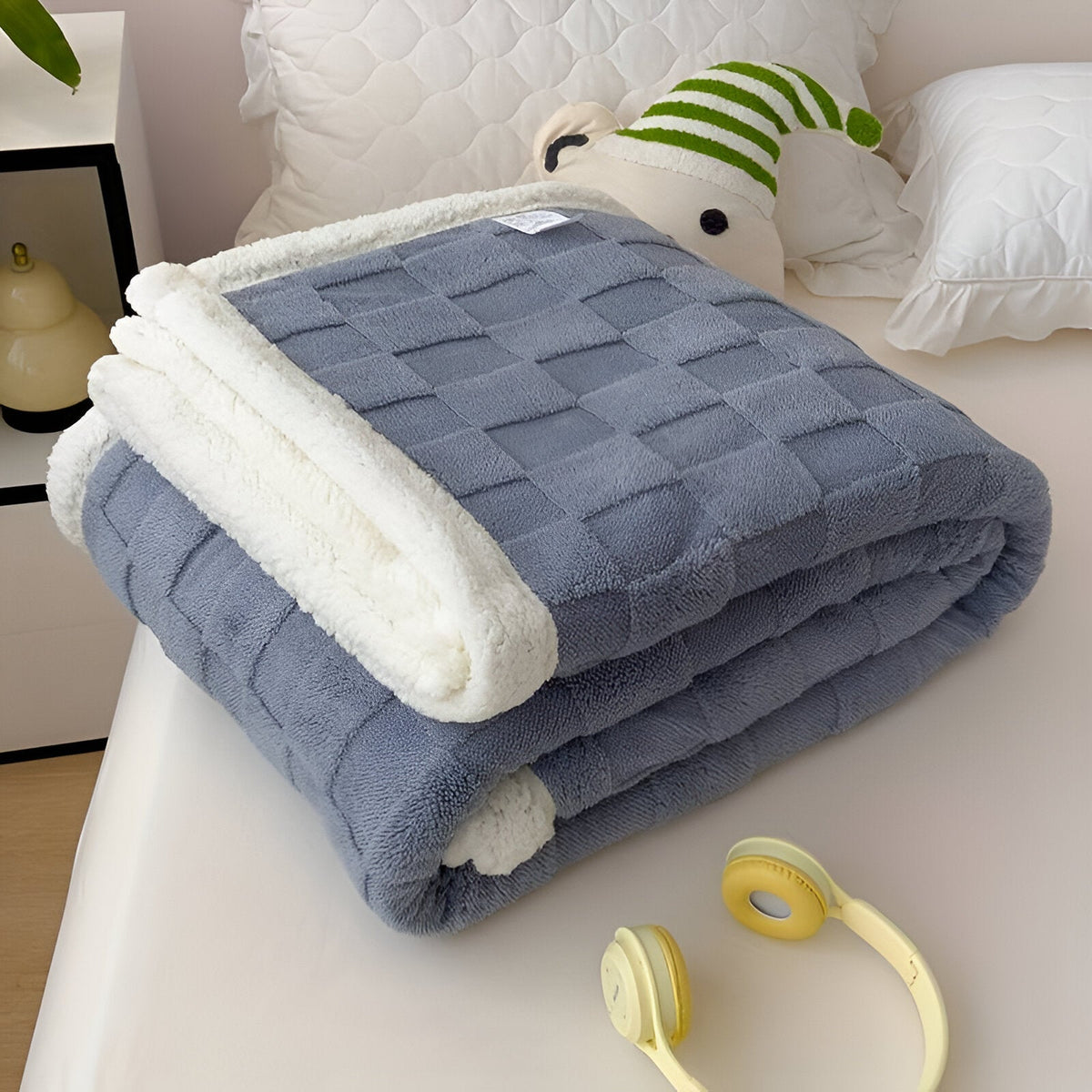 Double-sided winter blanket – warm &amp; soft