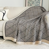 Trendige Kuscheldecke mit geometrischem Muster – Warm & Stilvoll
