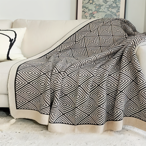 Trendige Kuscheldecke mit geometrischem Muster – Warm & Stilvoll