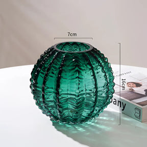 Decorative glass vase – an eye-catcher for your home