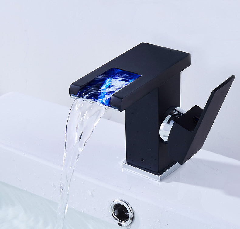 Modernes Badezimmer-Highlight – LED-Wasserhahn mit farbiger Beleuchtung-Aster Selection