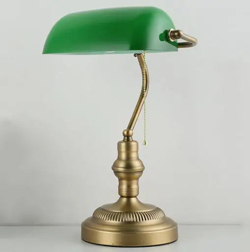 Retro-Tischlampe mit Glasschirm