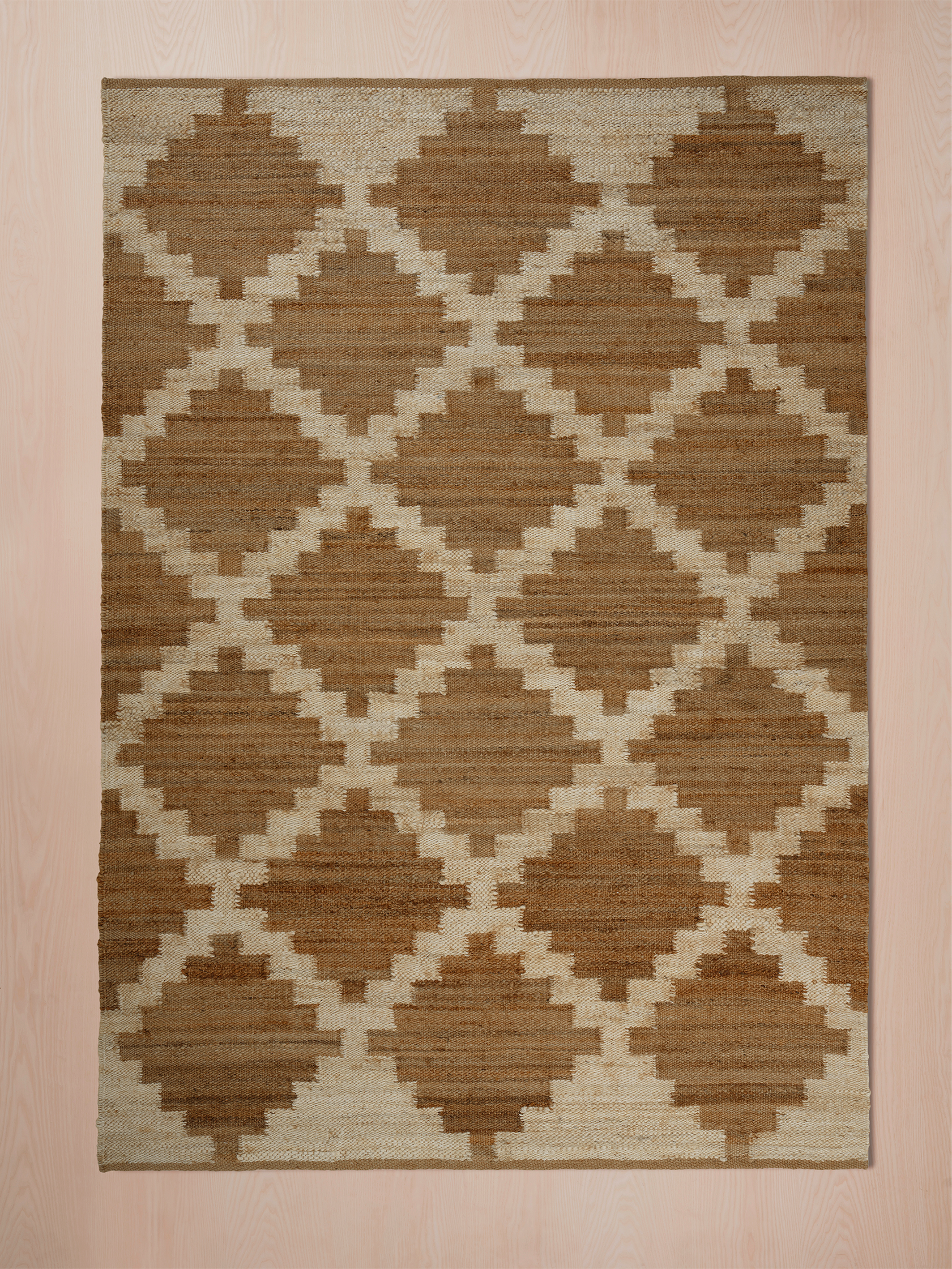 Jute Teppich 200x300 in Braun als handgewebter flachgewebter Naturteppich für modernes Wohnzimmer mit natürlicher Optik