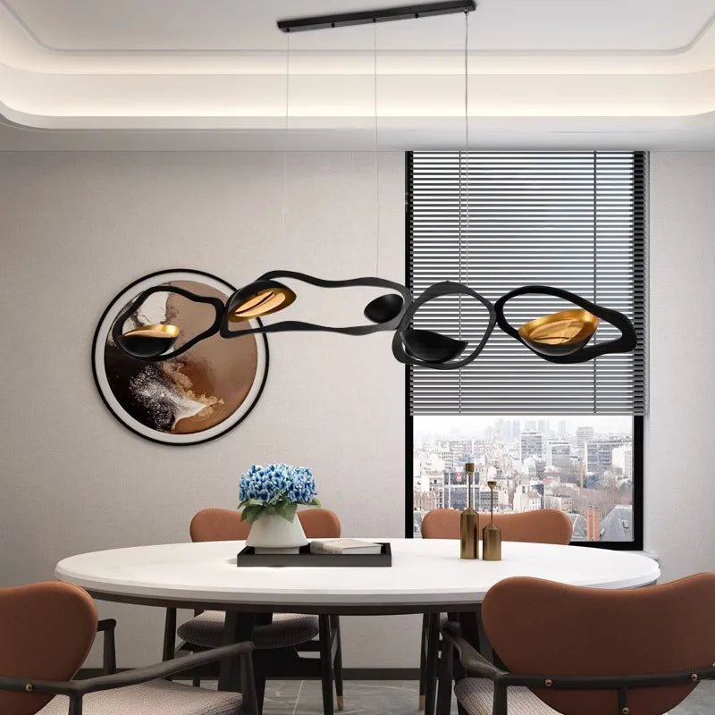 Moderne lineare Pendelleuchte für Wohnzimmer