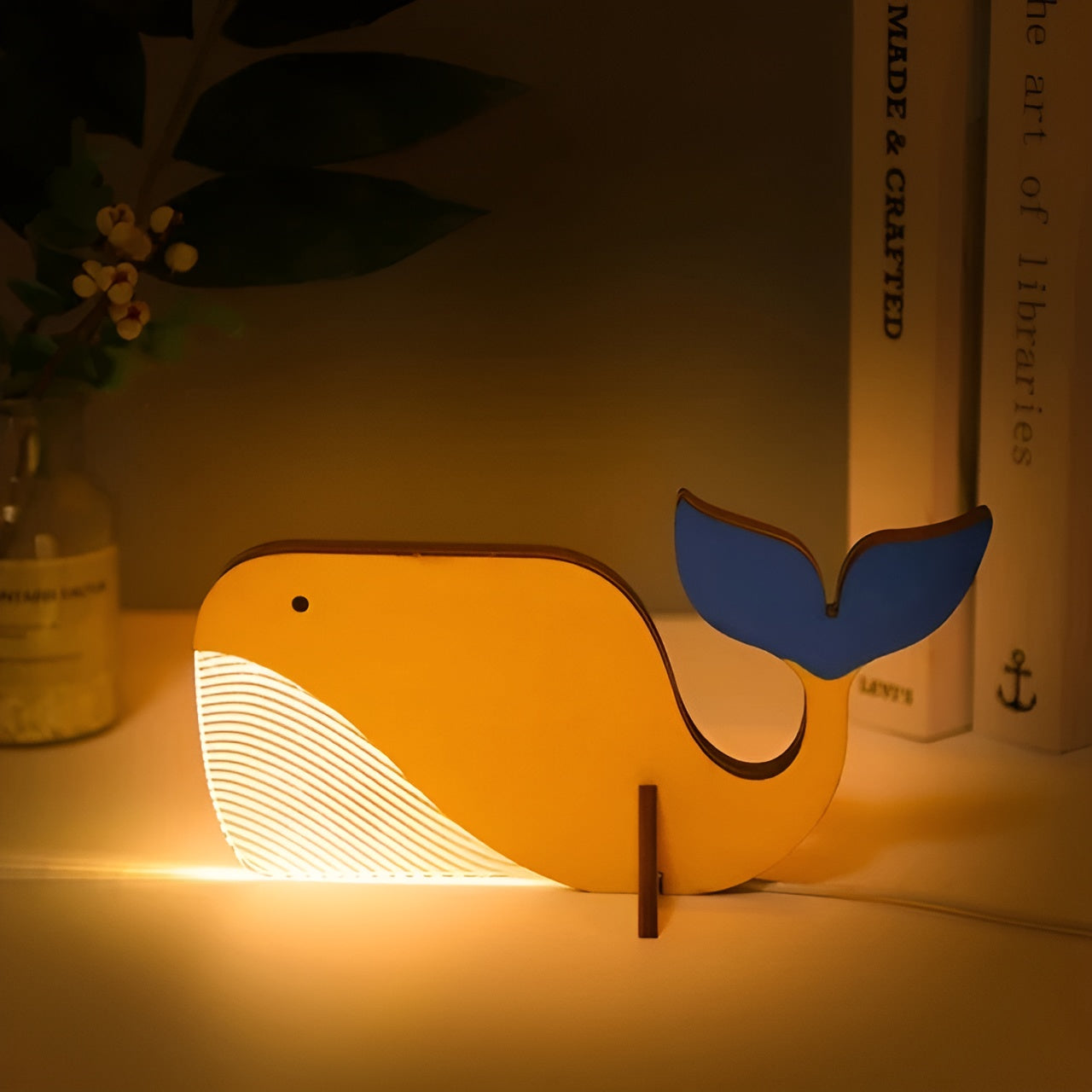 Tierische LED Tischlampe aus Holz