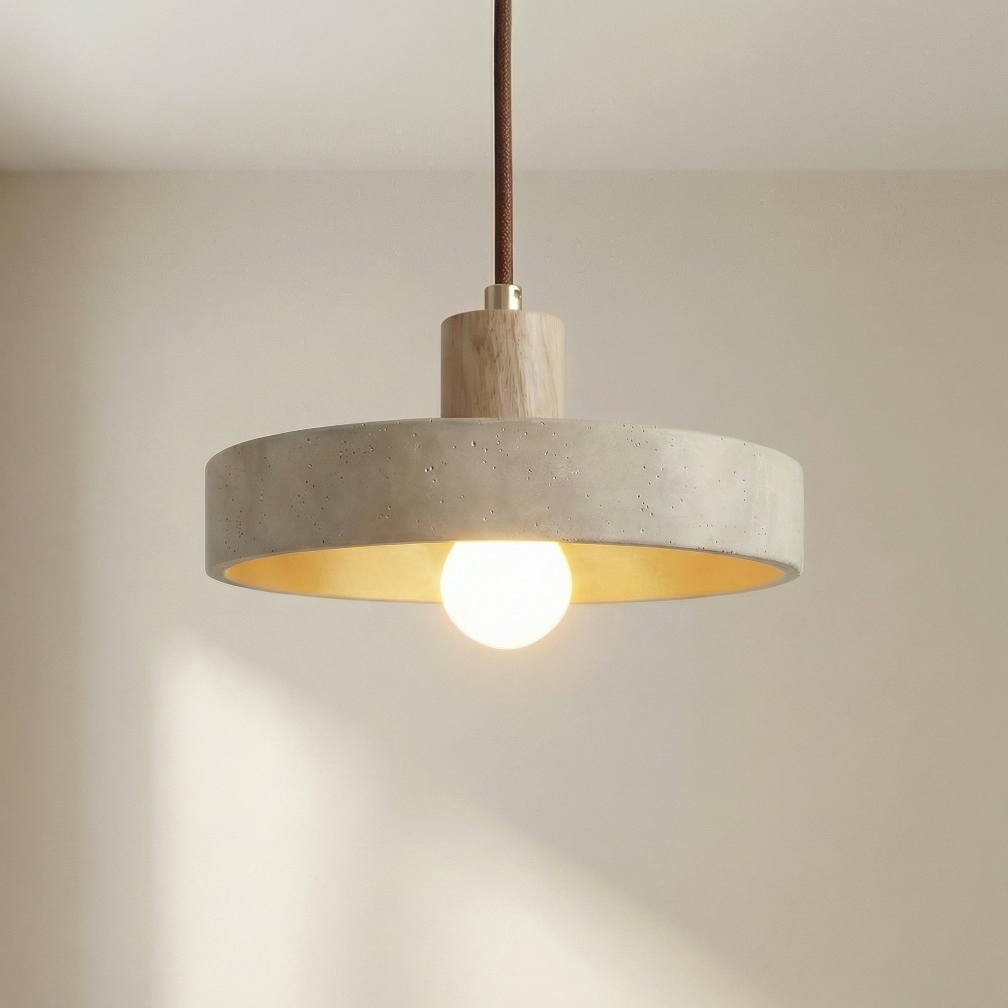 Moderne Travertin-Pendelleuchte im Bauhaus-Design